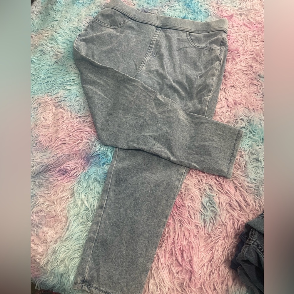Time and Tru, light washed color, very good shape and very comfortable.